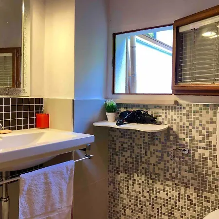 בית נופש Venice New Studio Wi-fi A/c Garden Parking Kitchen 2+2